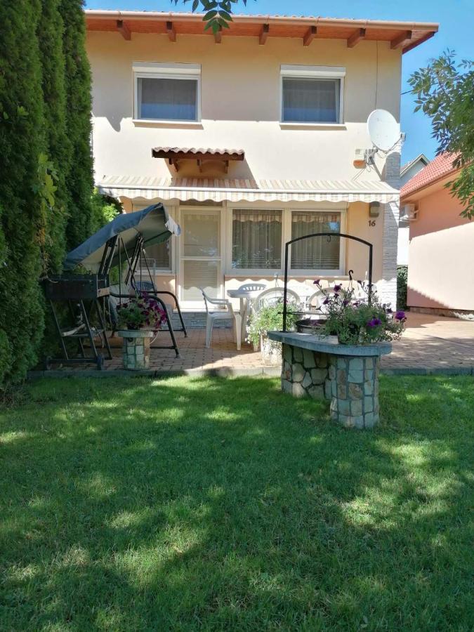 Rose Vip Apartman Villa Hajdúszoboszló Exterior foto